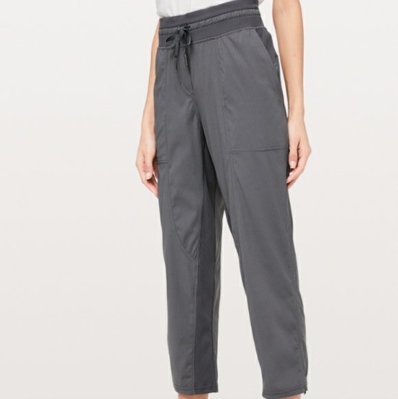 lululemon athletica Pants - Lululemon Dance Studio Crop